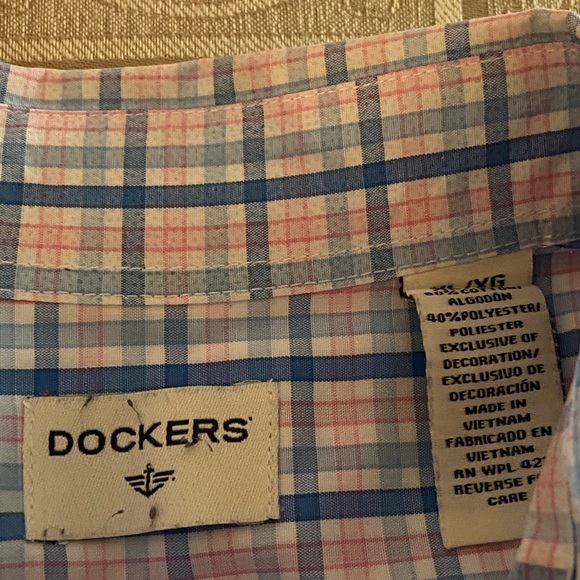 Dockers button down shirt for Men in size XL.  Cool summer plaid.  Looks great! - Picture 6 of 6
